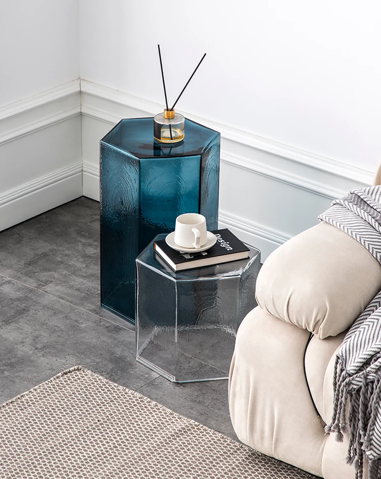 Nordic Light Luxury Glass Coffee Table Living Room Simple Modern Small Apartment Bedside Coffee Table Decoration Ornaments
