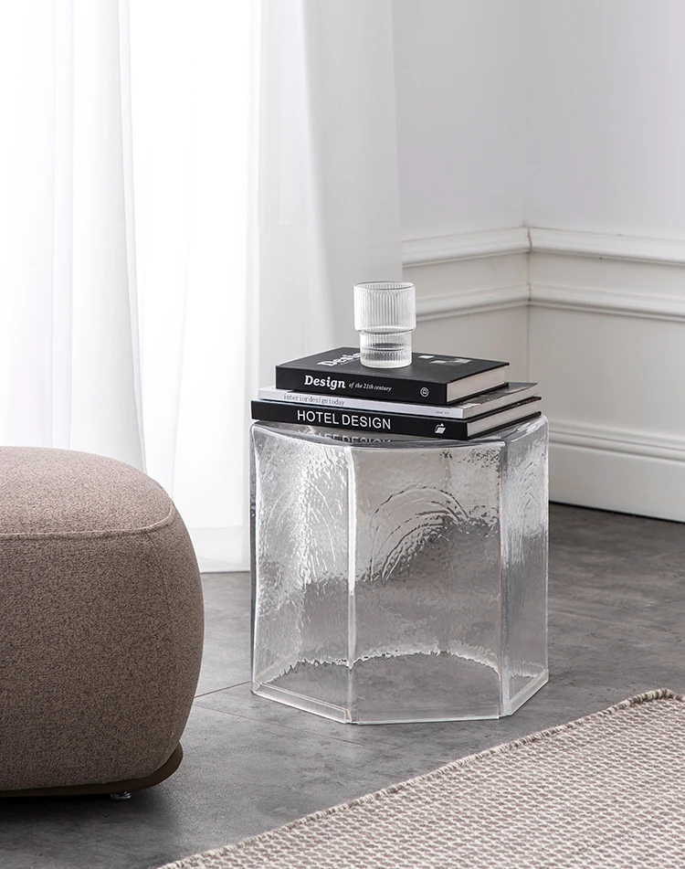 Nordic Light Luxury Glass Coffee Table Living Room Simple Modern Small Apartment Bedside Coffee Table Decoration Ornaments