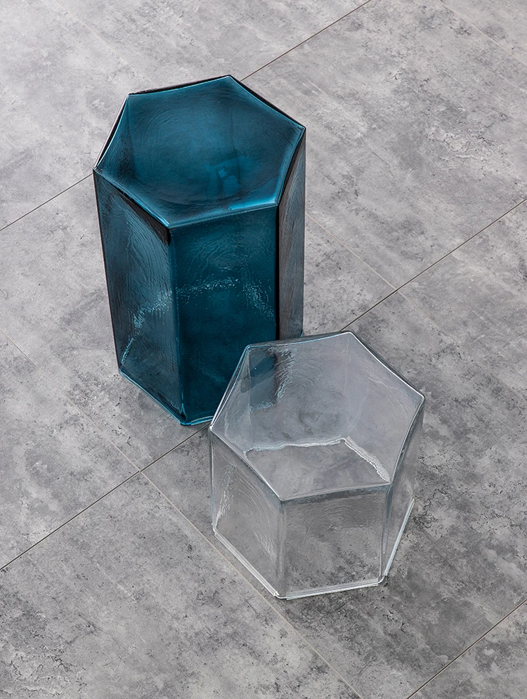 Nordic Light Luxury Glass Coffee Table Living Room Simple Modern Small Apartment Bedside Coffee Table Decoration Ornaments