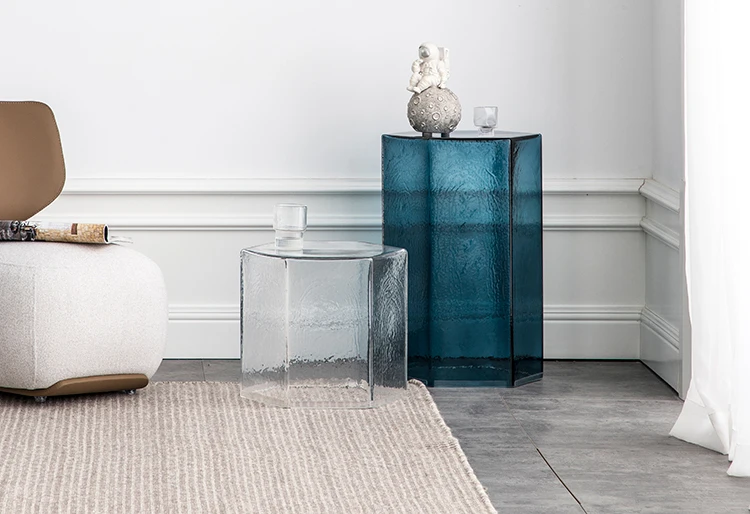 Nordic Light Luxury Glass Coffee Table Living Room Simple Modern Small Apartment Bedside Coffee Table Decoration Ornaments