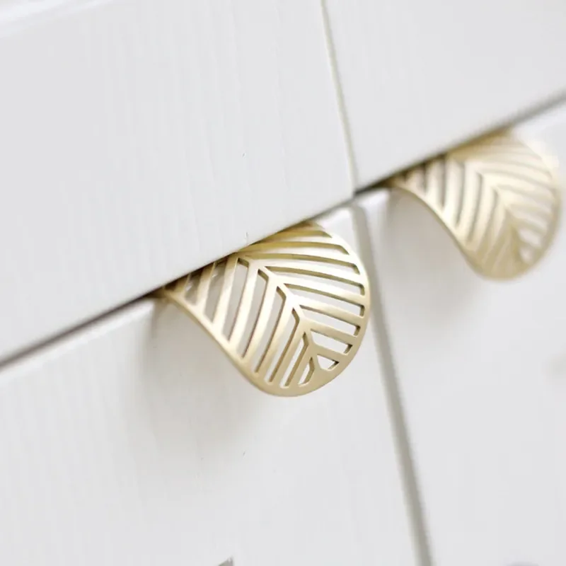 New Leaf-shaped Modern Furniture Drawer Brass Handles Furniture Wardrobe Drawer Knob Brass Door Handles Wholesale