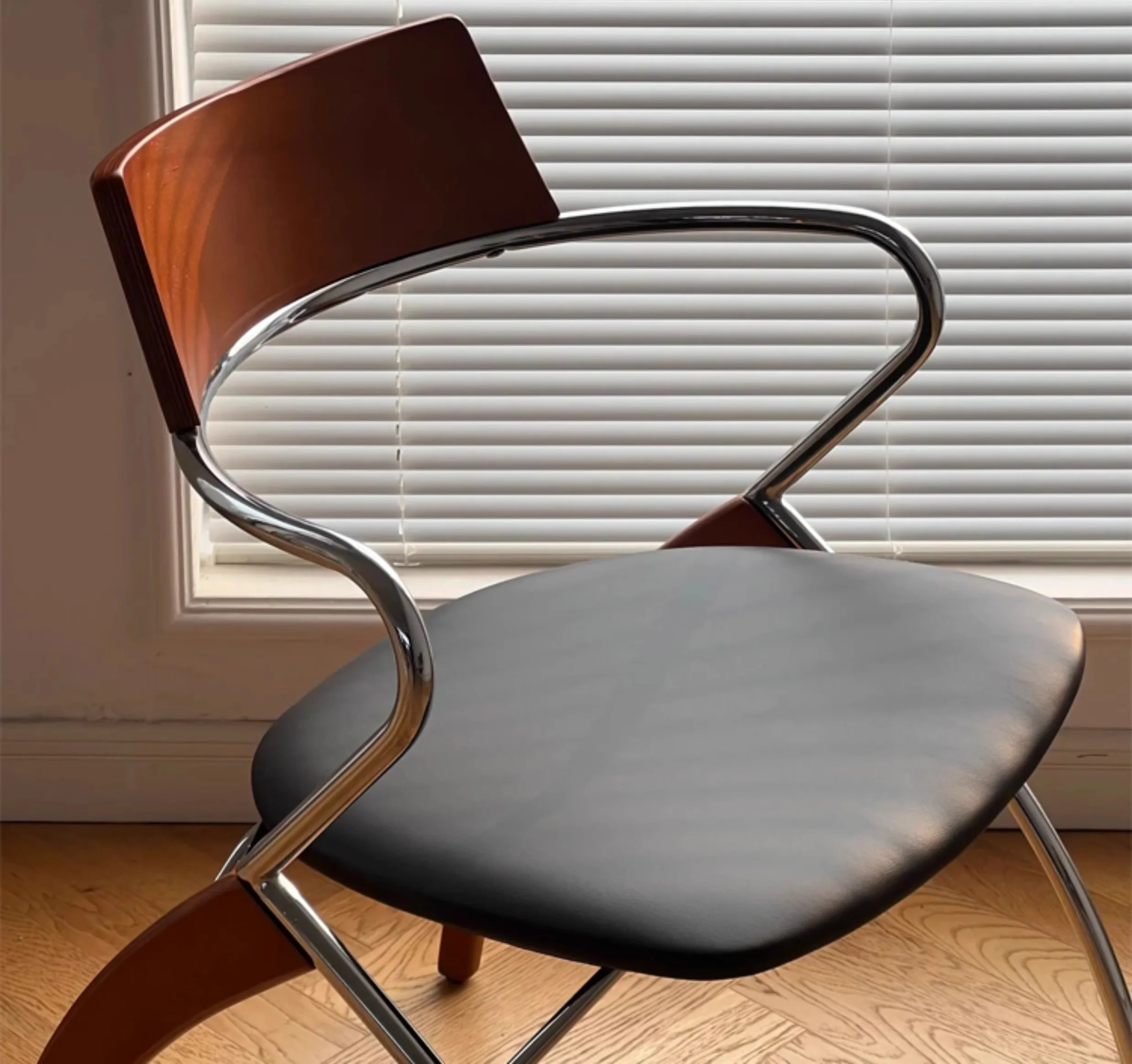 MOMO Antique Danish Designer Dining Chair Retro Simple Household Solid Wood Backrest Armchair Net Red Coffee Shop Leisure Chair