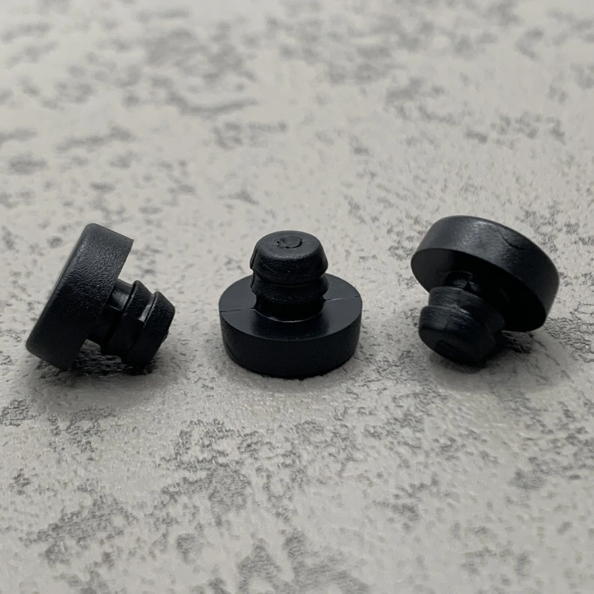 50Pcs M6.5 Glass Top Table Furniture Embedded Bumper with Stem Rubber Grippers Table Spacers for Furniture Hole Push in Foot Pad
