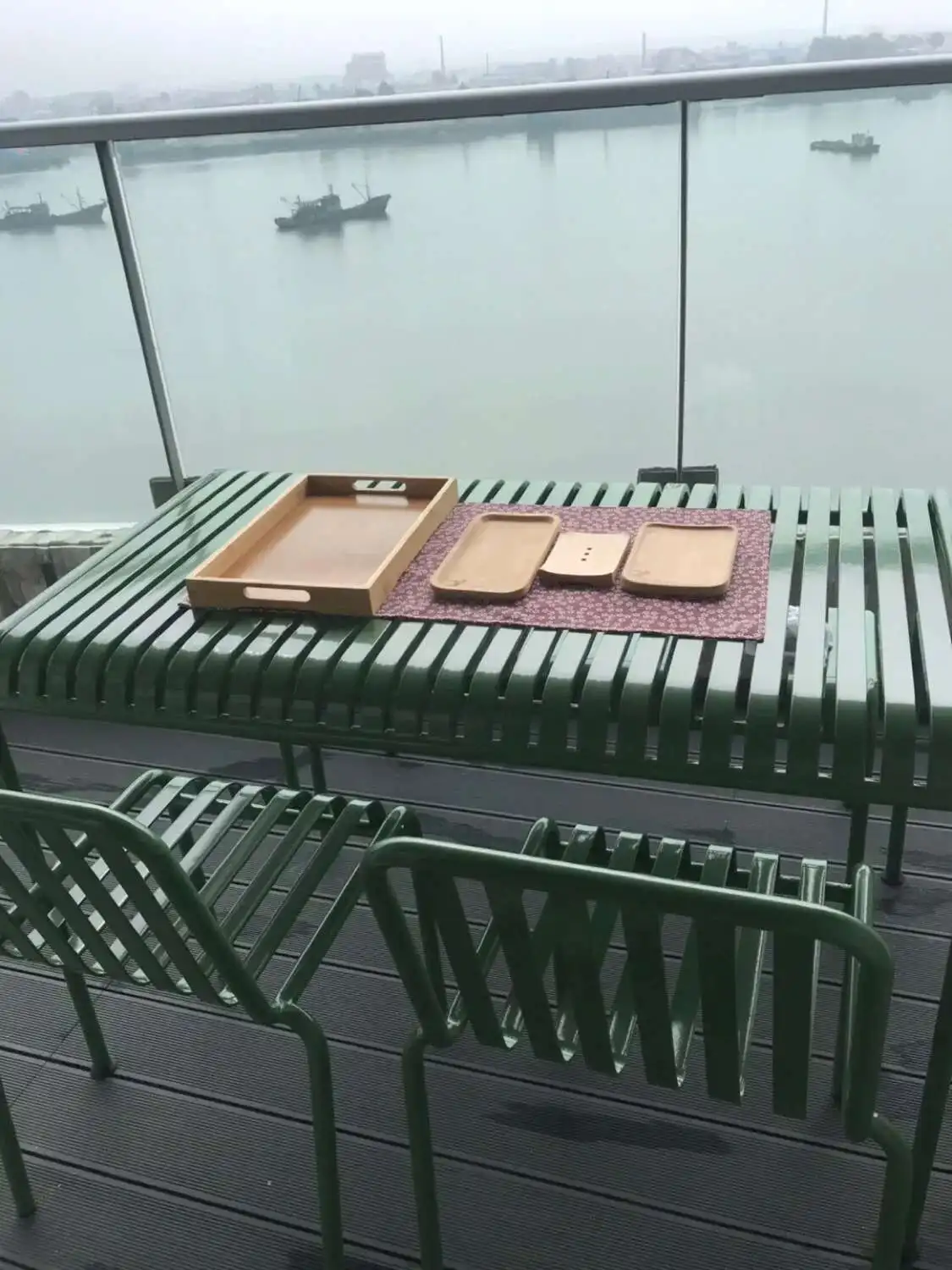 Modern Simple Courtyard Outdoor Tables and Chairs Milk Tea Shop Cafe Wrought Iron Color Outdoor Tables and Leisure Beach Chairs