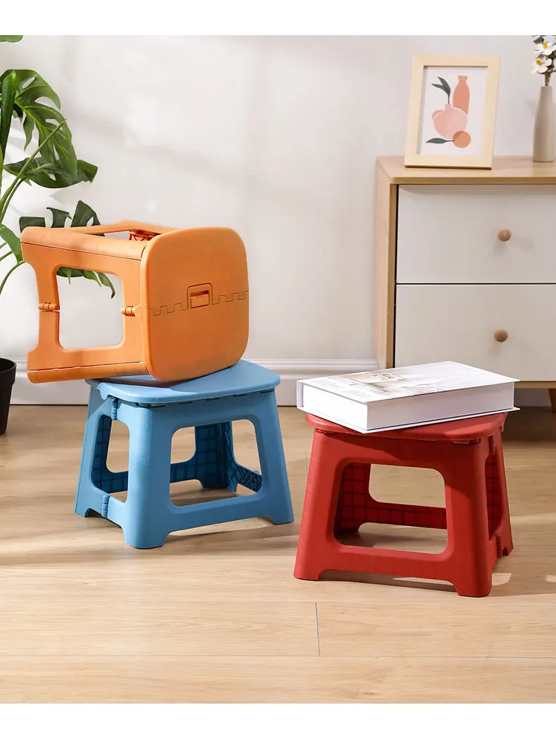 1 Piece of Foldable Chair Stool, Thickened and Portable, Lightweight Plastic Stool Suitable for Home Bathrooms and Outdoor Use