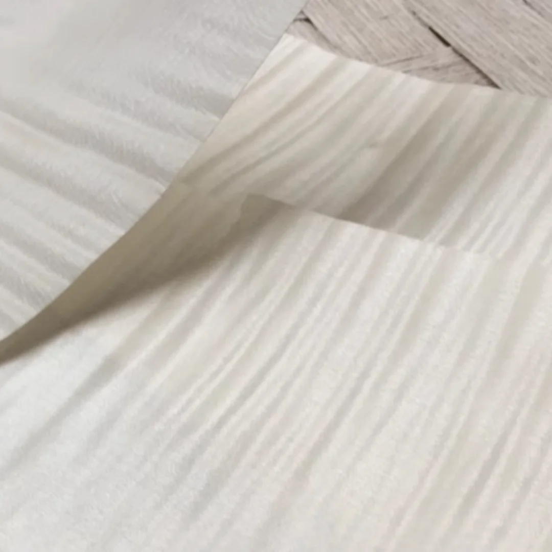 Length:2.5meters Width:140mm Thick:0.25mm Natural White Maple Horizontal Figured Wood Veneer DIY Guitar Furniture Decoration