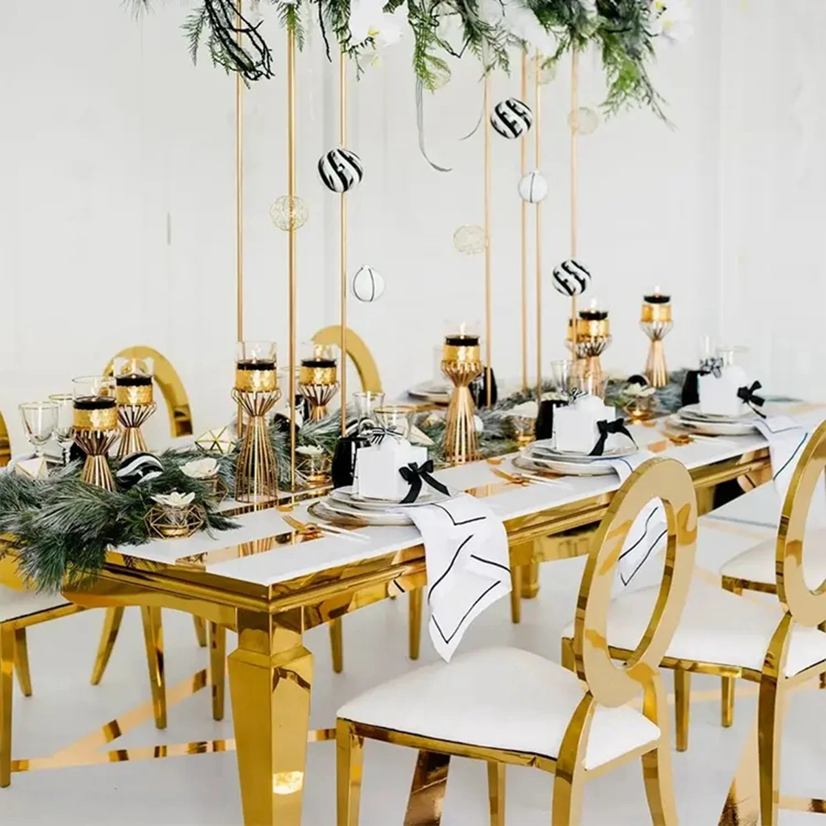 78pcs)factory gold metal chiavari chair hotel metal dining table set for wedding and event