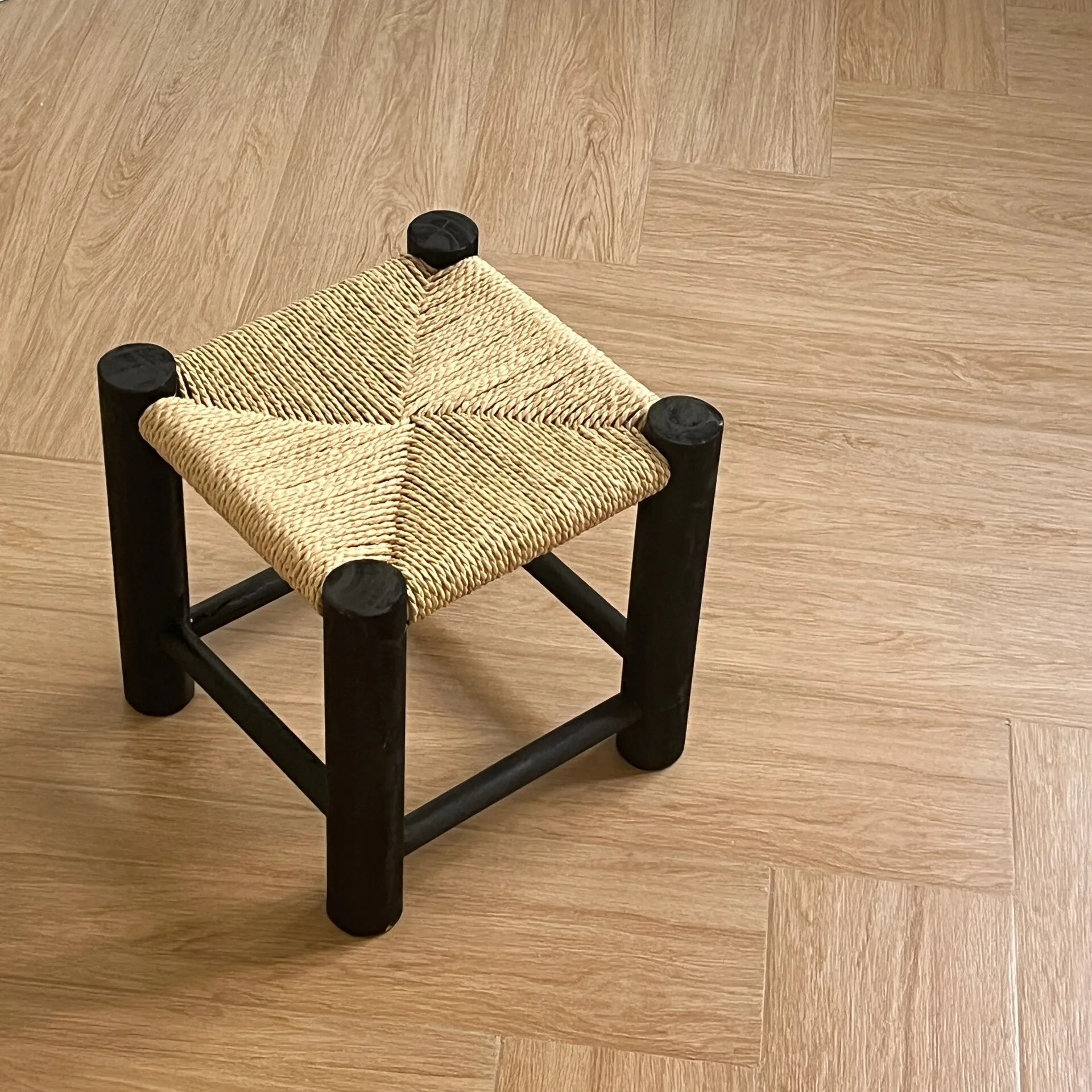 Chinese Summer Retro Rattan Stool - Low Profile Household Chair Sturdy Seat Practical Design