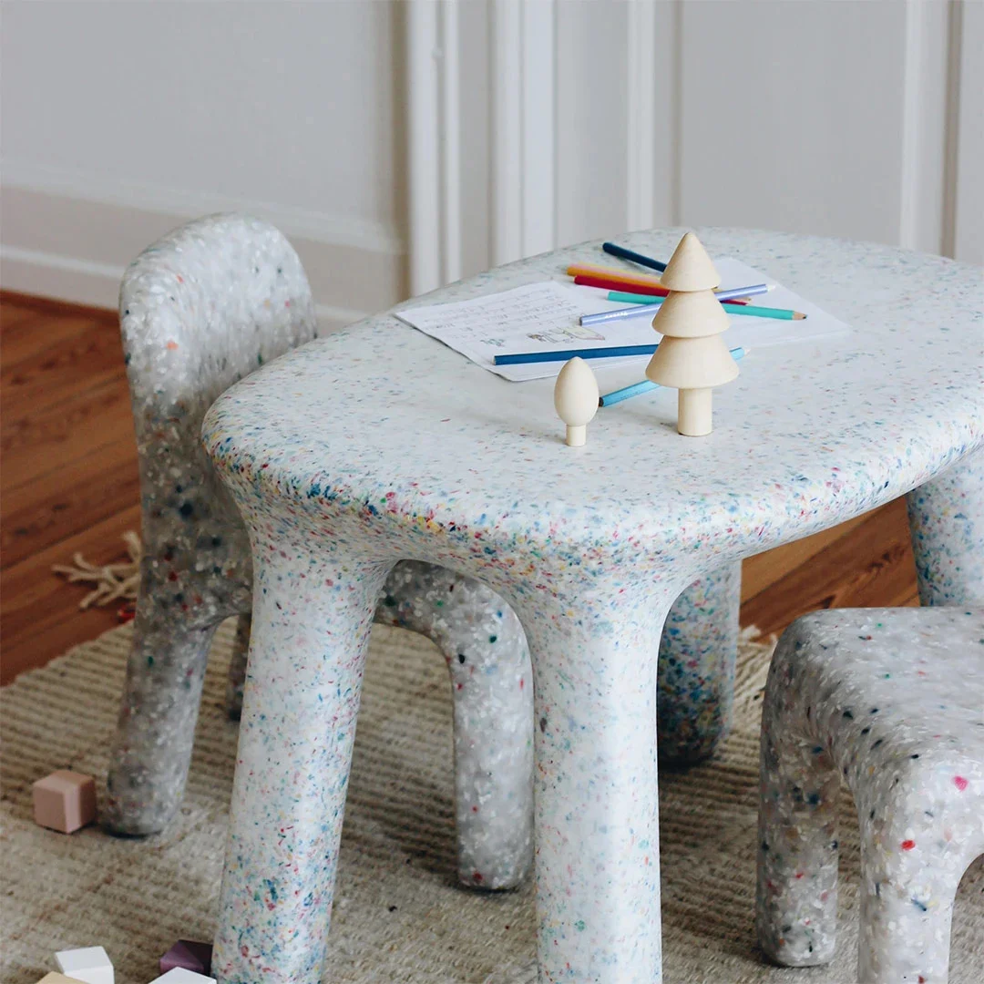 Nordic Furniture Design Table Chairs PE Mobile Chair Home Plastic Study Small Desk Stool Portable Backrest Stools Customized