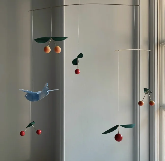 Cherry Pigeon Wind Chimes Living Room Window Side Hanging Decorations Bedroom Toys Children Furniture Decorative Accessories