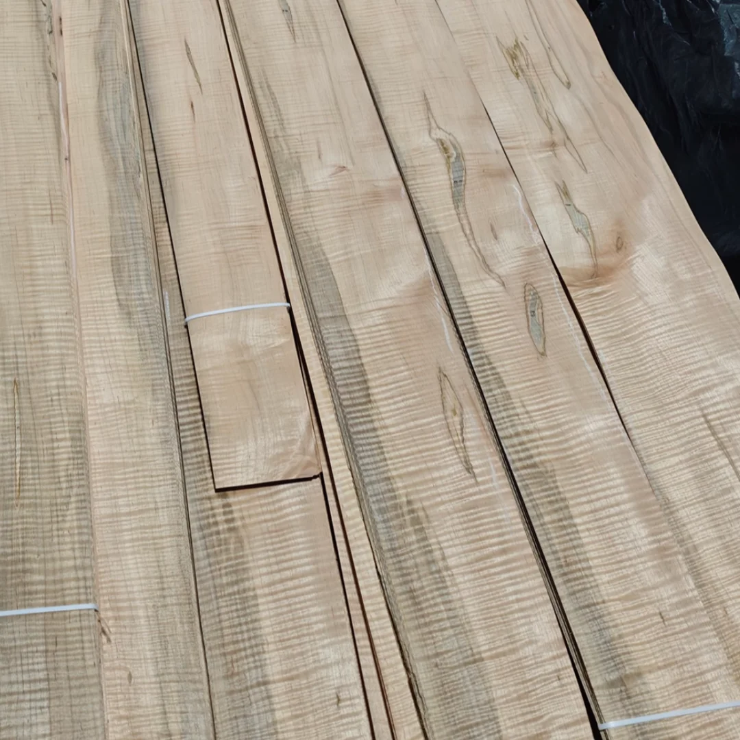 L:2.5m Width:140mm Thick:0.5mm Natural Scarred Maple Figure Wood Veneer Handmade Veneering Speakers Guitars Home Projects