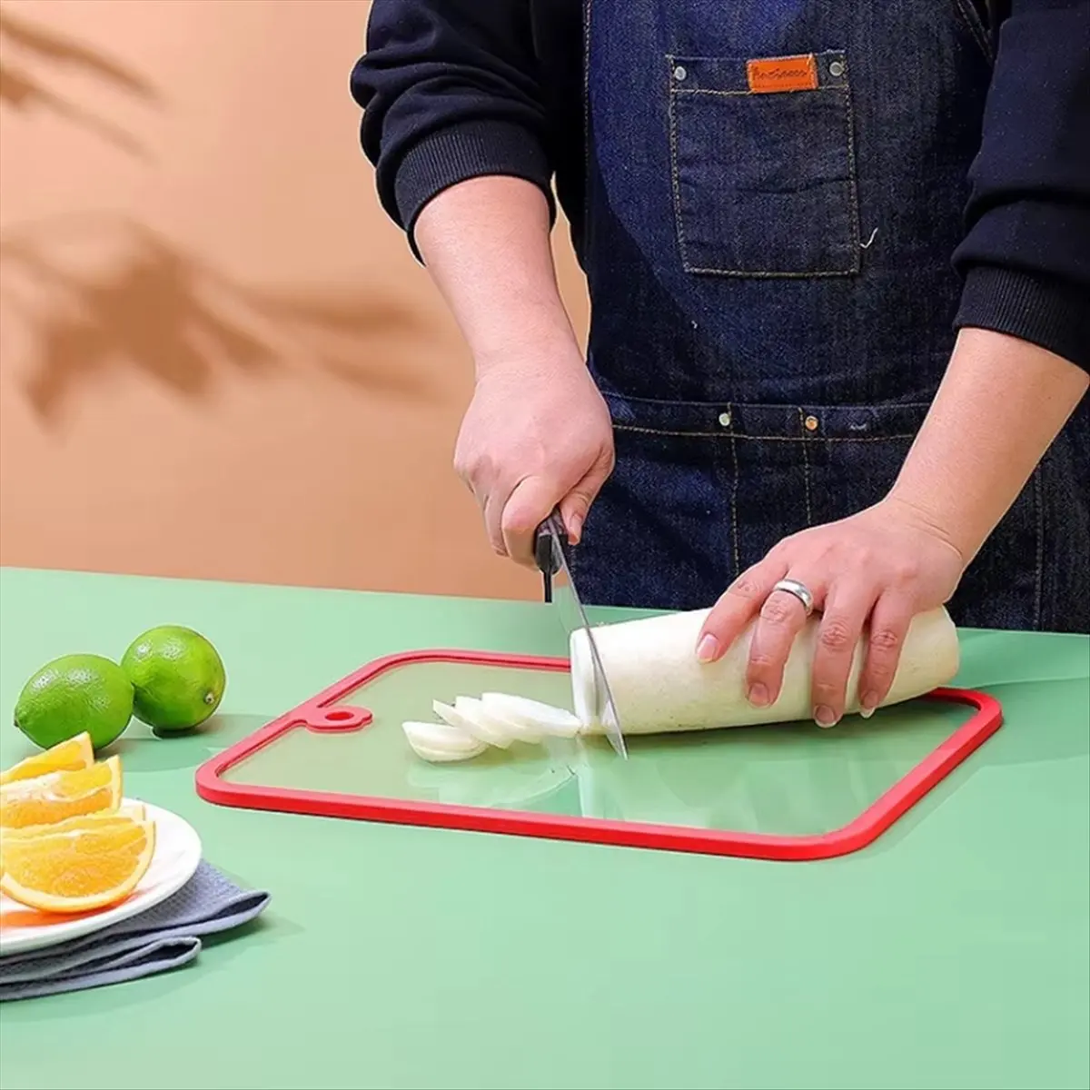 Tempered Glass Cutting Board Non Slip Smooth Edge Multi Functional Kitchen Chopping Board for Fruit and Meat Easy to Use