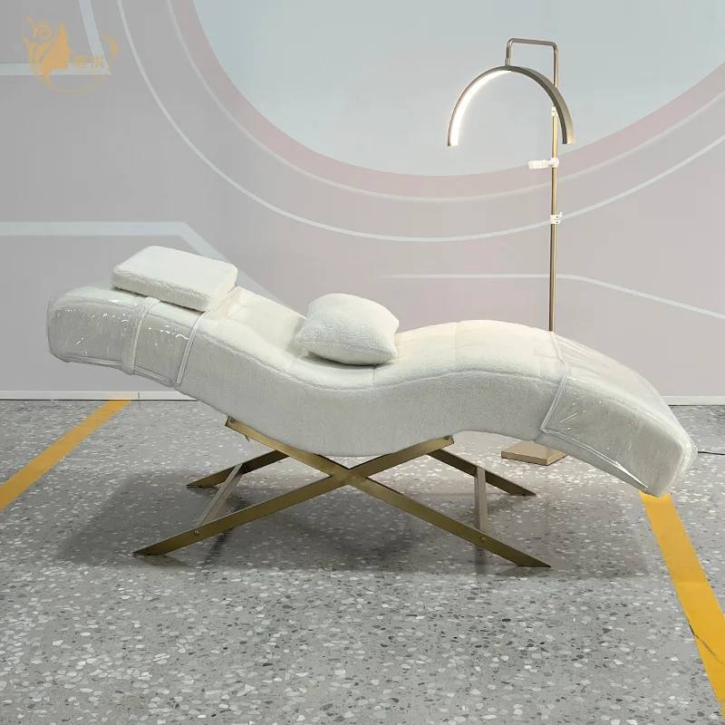 Luxury Tufted Lash Bed Curved Ergonomic Design Gold Metal X-Legs Facial Bed Massage Table Beauty Salon Spa Furniture Esthetician
