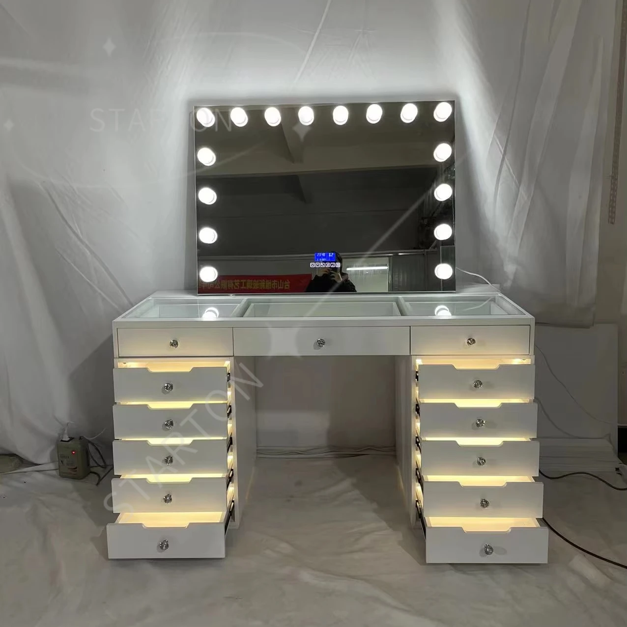 New Luxury Colorful Dressing Table White Dresser with Makeup Mirror Vanity Led Light 13 Drawers Modern Bedroom Set Wholesale