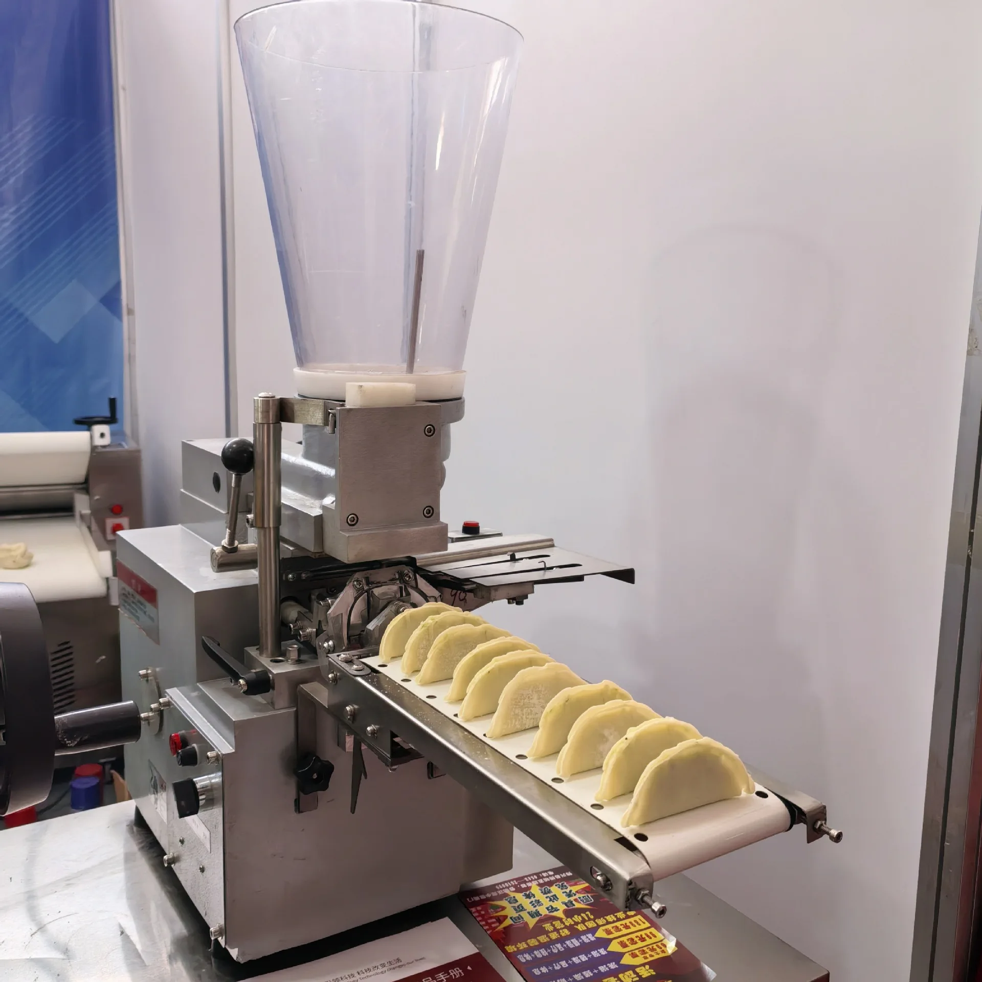 Commercial japanese-style semi-automatic dumpling maker - small desktop steamed & pan-fried dumpling machine - export-quality