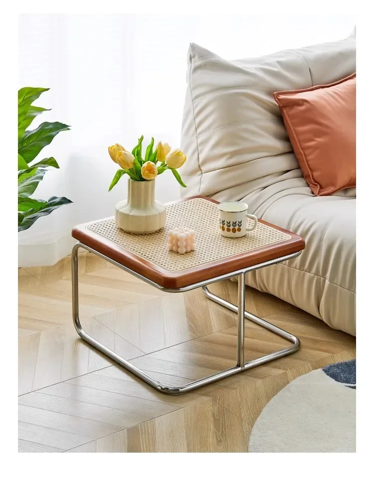 Elegant Vintage Rattan End Table Retro Medieval Style Sofa Side Table with Glass Top for Living Room Retro Medieval Style Rattan