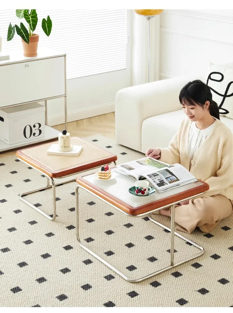 Elegant Vintage Rattan End Table Retro Medieval Style Sofa Side Table with Glass Top for Living Room Retro Medieval Style Rattan