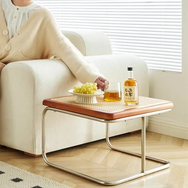 Elegant Vintage Rattan End Table Retro Medieval Style Sofa Side Table with Glass Top for Living Room Retro Medieval Style Rattan