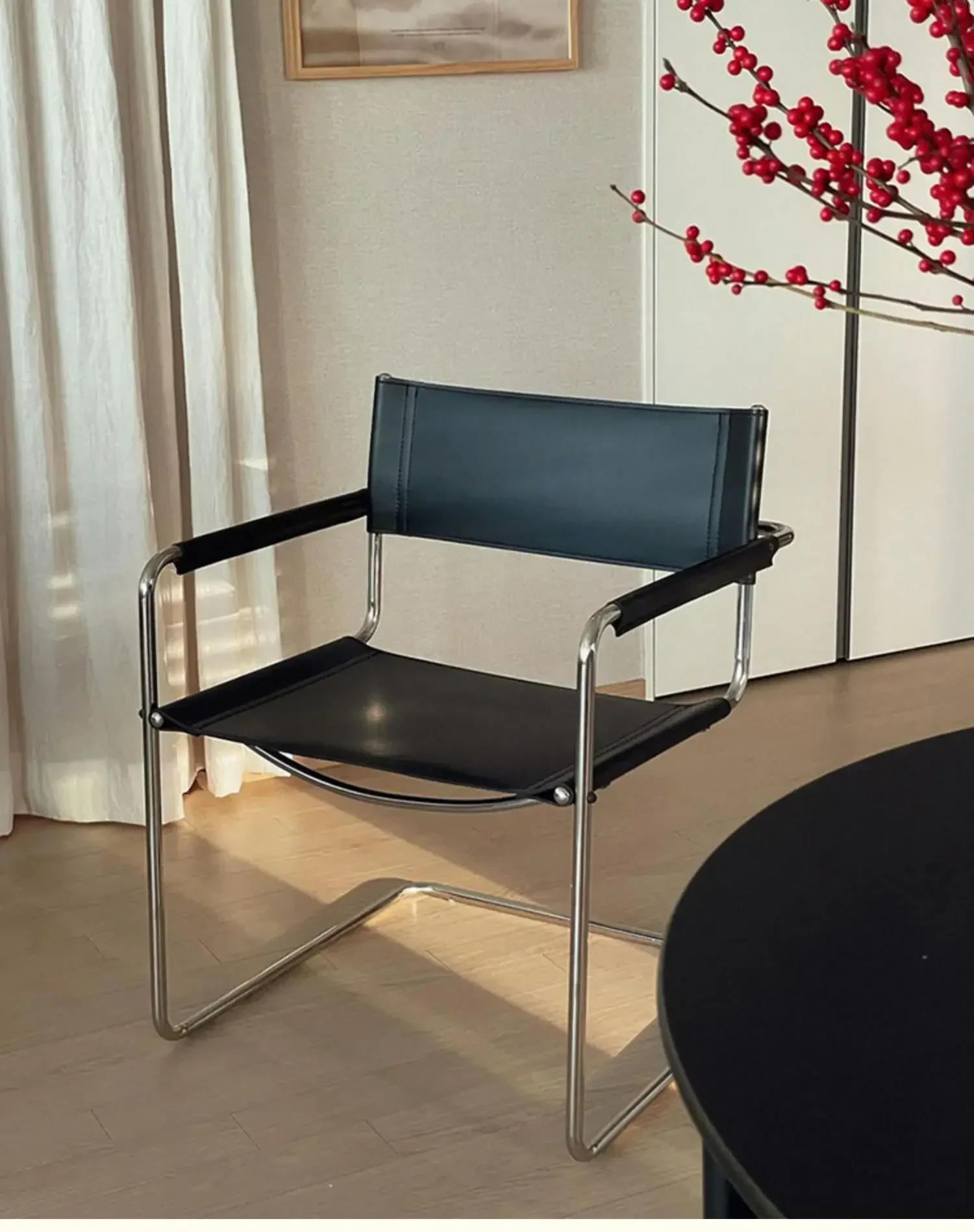 Bauhaus Office Armrest Back Chair Stainless Steel Saddle Leather Dining Chair Comfortable Leisure Chairs Photo Props Furniture