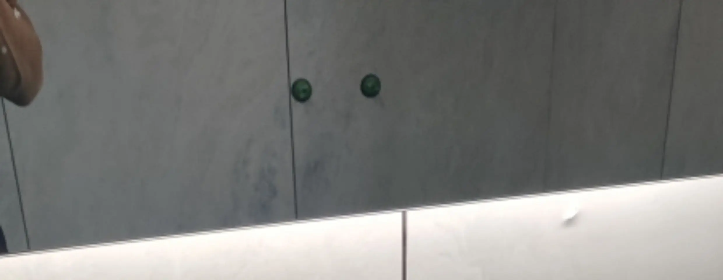 YL Luxury Floating Modern Bathroom Cabinet Mirror Led Light Smart Vanity Toilet Cabinet Space Saver Mobile Da Bagno Furniture