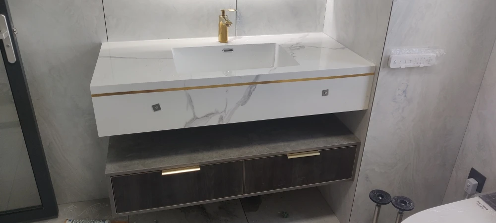 YL Luxury Floating Modern Bathroom Cabinet Mirror Led Light Smart Vanity Toilet Cabinet Space Saver Mobile Da Bagno Furniture