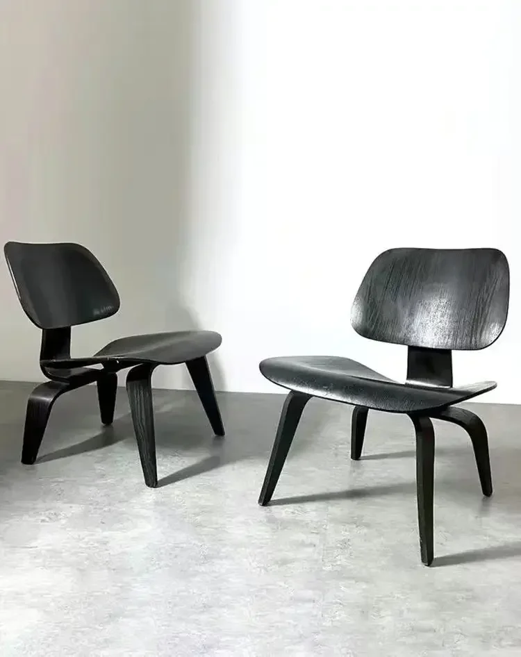 Nordic Creative Design Chair Can Be Used for Leisure Outdoor Balcony Solid Wood Small Low Chair Stool or Hostel Leisure Chair