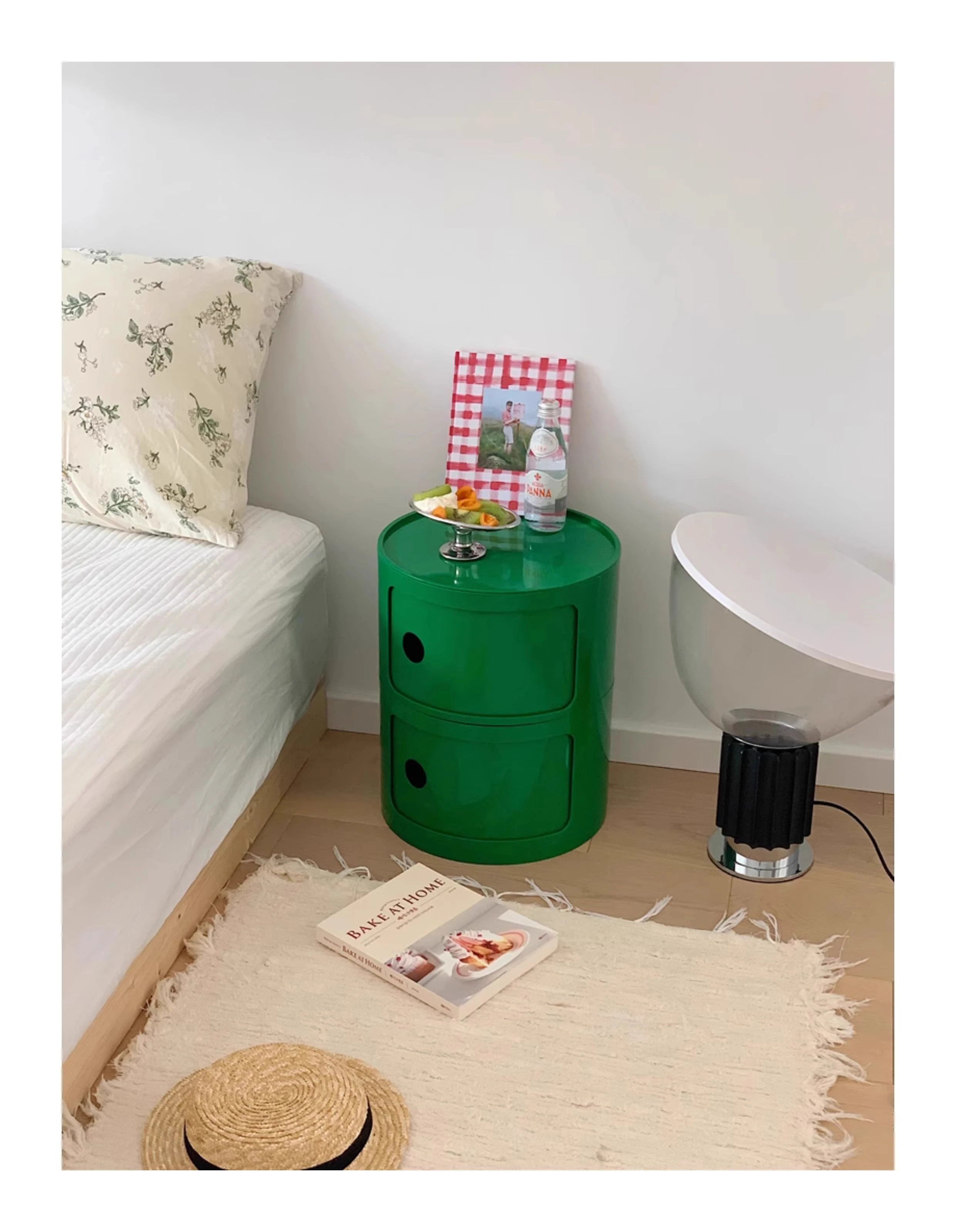 Nordic Net Red Bedside Cabinet Modern Simple White Round Creative Mini Simple Small Side Table Portable Nightstands Furniture