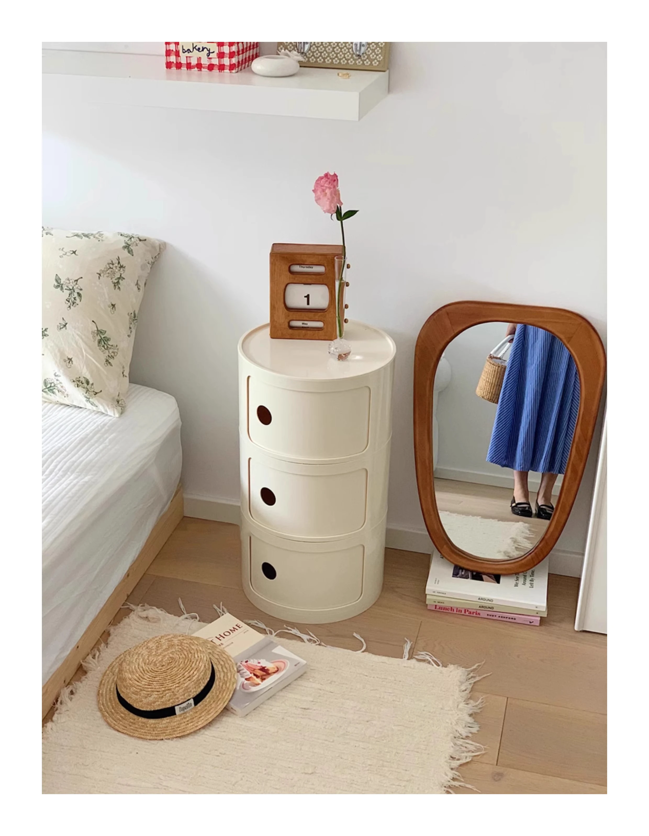 Nordic Net Red Bedside Cabinet Modern Simple White Round Creative Mini Simple Small Side Table Portable Nightstands Furniture
