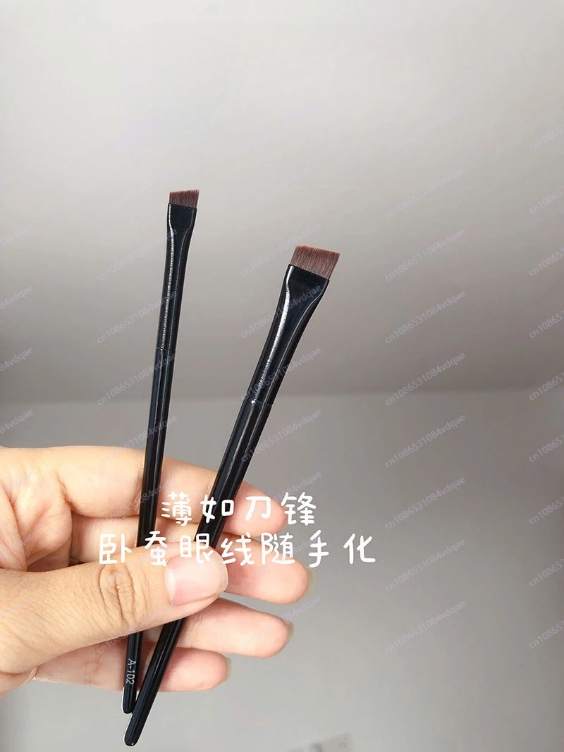 Eye Detail Brush Set 6 pcs: Soft Hair Smudge Eyeshadow Brush, including Blade Eyeliner Brush and Aegyo Sal Detail Brush