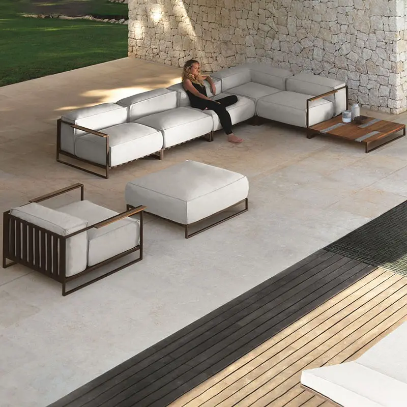 Hotel Outdoor Sofa Villa Aluminum Outdoor Sofa Set Resort Furniture Luxury Garden Furniture Patio Sofa with Coffee Table