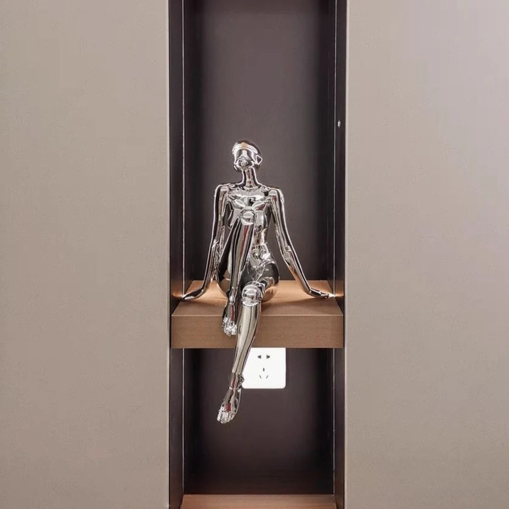 Contemporary Humanoid Statue, Polished Metal Finish, Stylish Living Room & Office Decoration