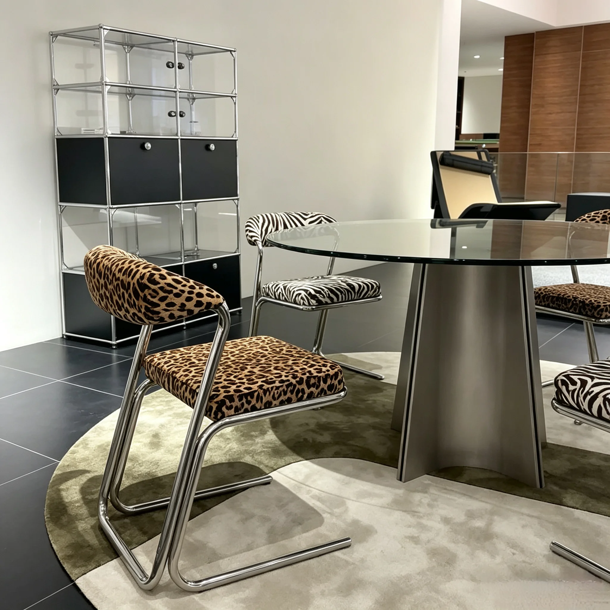 Designer Leopard Print Bauhaus Dining Chair Living Room Backrest Seat Creative Leisure Furniture for Home Vanity Makeup Chairs