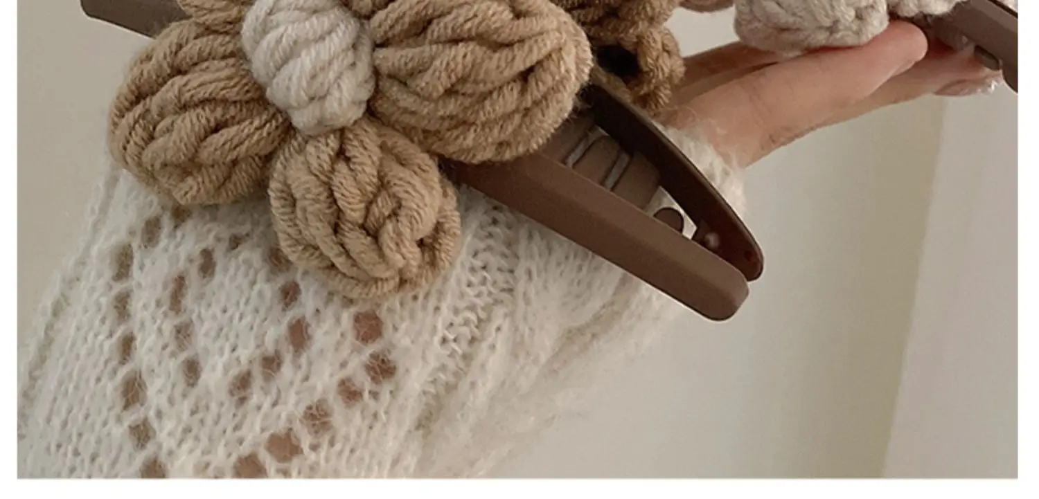 New Fashion Woolen Flower Hair Claw For Woman Elegant Hair Clips Barrette Crab Headband Ponytail Headwear Hair Accessories