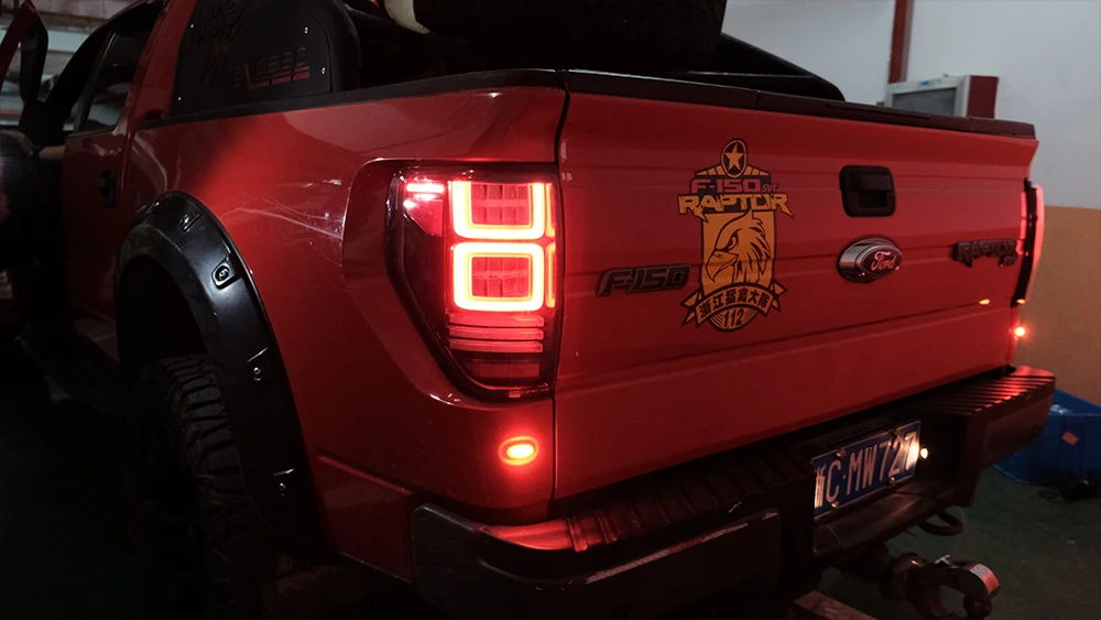 VLAND For 2009-2014 Ford F150 F-150 SVT Raptor Pickup Rear Tail Light Brake Lamps Elegant Black Frame Smoked Car Accessories