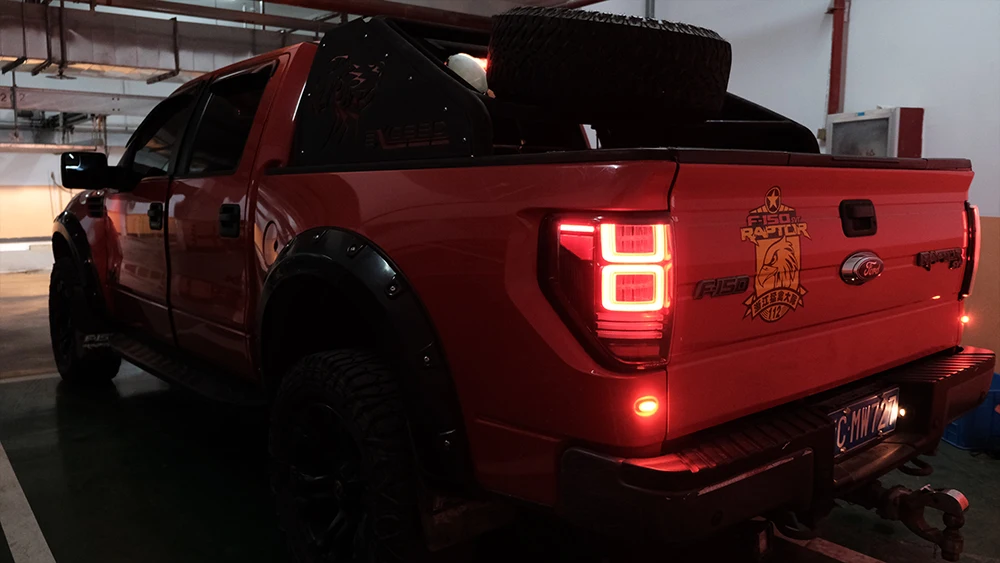 VLAND For 2009-2014 Ford F150 F-150 SVT Raptor Pickup Rear Tail Light Brake Lamps Elegant Black Frame Smoked Car Accessories