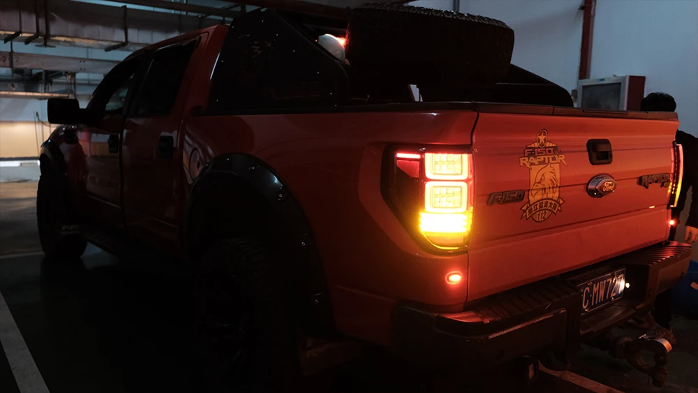 VLAND For 2009-2014 Ford F150 F-150 SVT Raptor Pickup Rear Tail Light Brake Lamps Elegant Black Frame Smoked Car Accessories