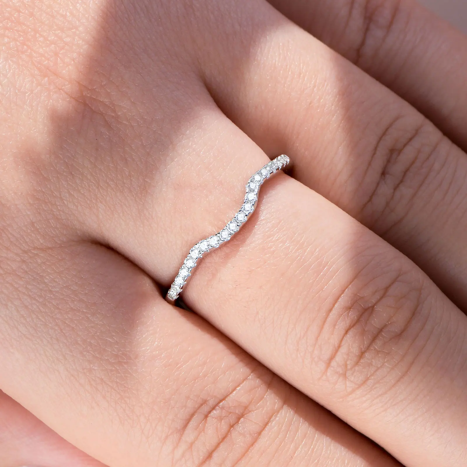 Newshe 925 Silver Moissanite Wedding Rings for Women Curved Stacking Eternity Band Jewelry Gift D Color VVS1 Pass Diamond Tester