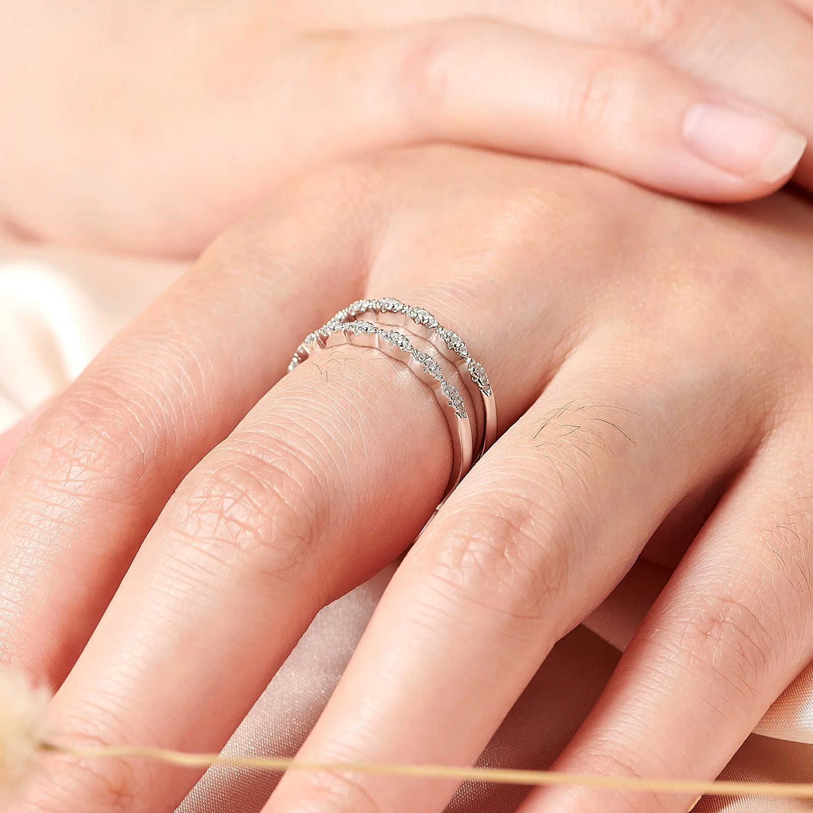 Newshe Solid 925 Sterling Silver Hollow Wedding Rings For Women Round White AAAAA CZ Wrap Guard Ring Enhancer