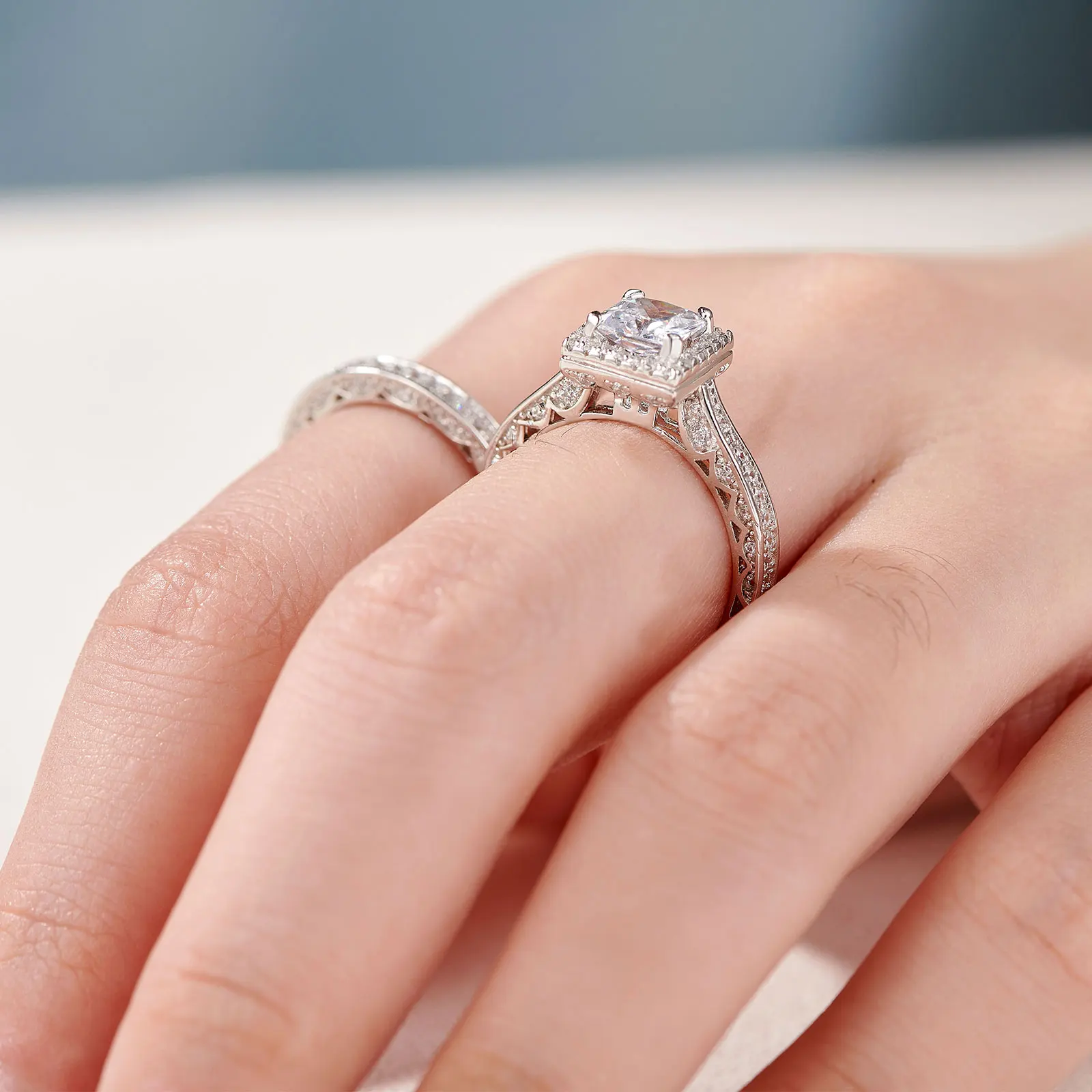 Newshe 2Pcs Genuine 925 Sterling Silver Moissanite /AAAAA Zircons Wedding Ring Set Halo Princess Cut Engagement Rings for Women