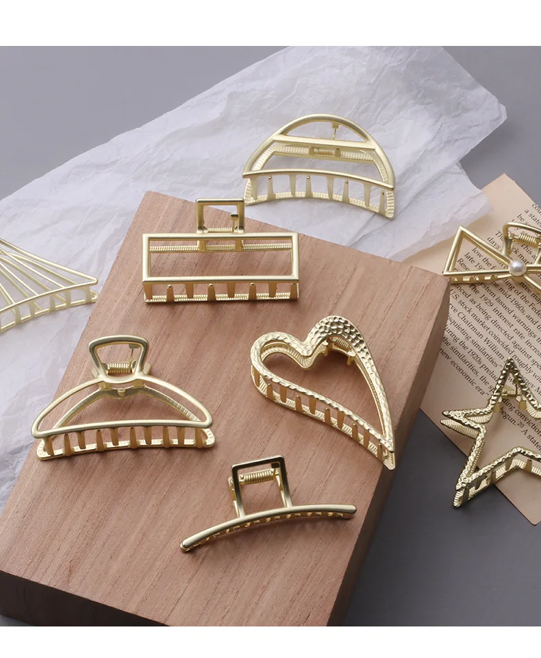 Fashion Women Girls Geometric Metal Hair Claw Clamps Hair Crab Moon Shape Hair Clip Claws Solid Color Hair Accessories Hairpin