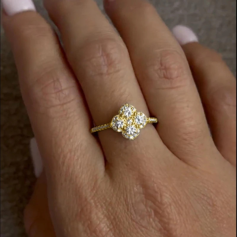 Rrjzz Lucky Clover D Color Full Moissanite Engagement Ring GRA Certified Round Imitation Diamond Women Four-Leaf Rings Jewelry