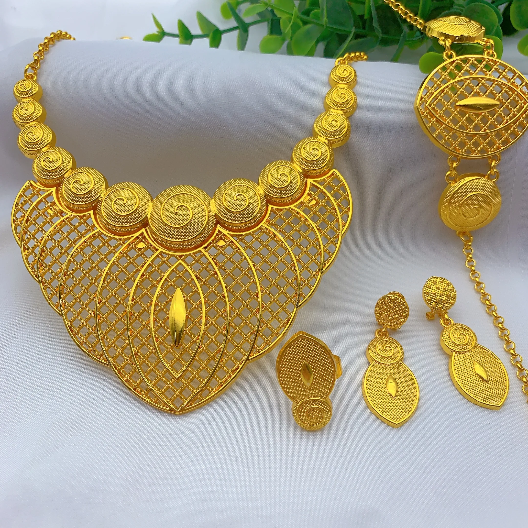 New Indian 24K Gold Color Big Necklace Set Nigerian Party Bridal Wedding Ethiopian Luxury Dubai Jewelry Wholesale Gifts