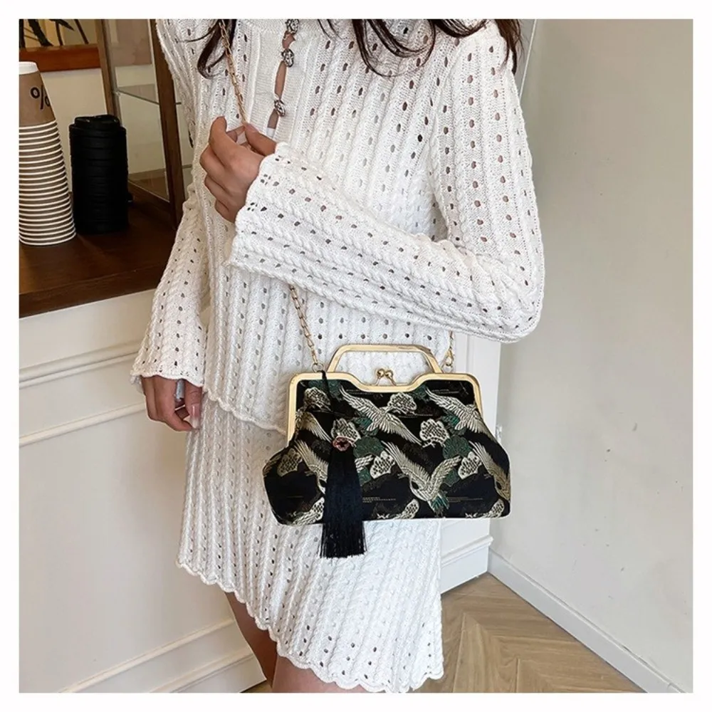 Elegant Vintage Lady Handbag Luxury Chinese Style Crossbody Bag Embroidery Tassels Design Shoulder Bag for Women