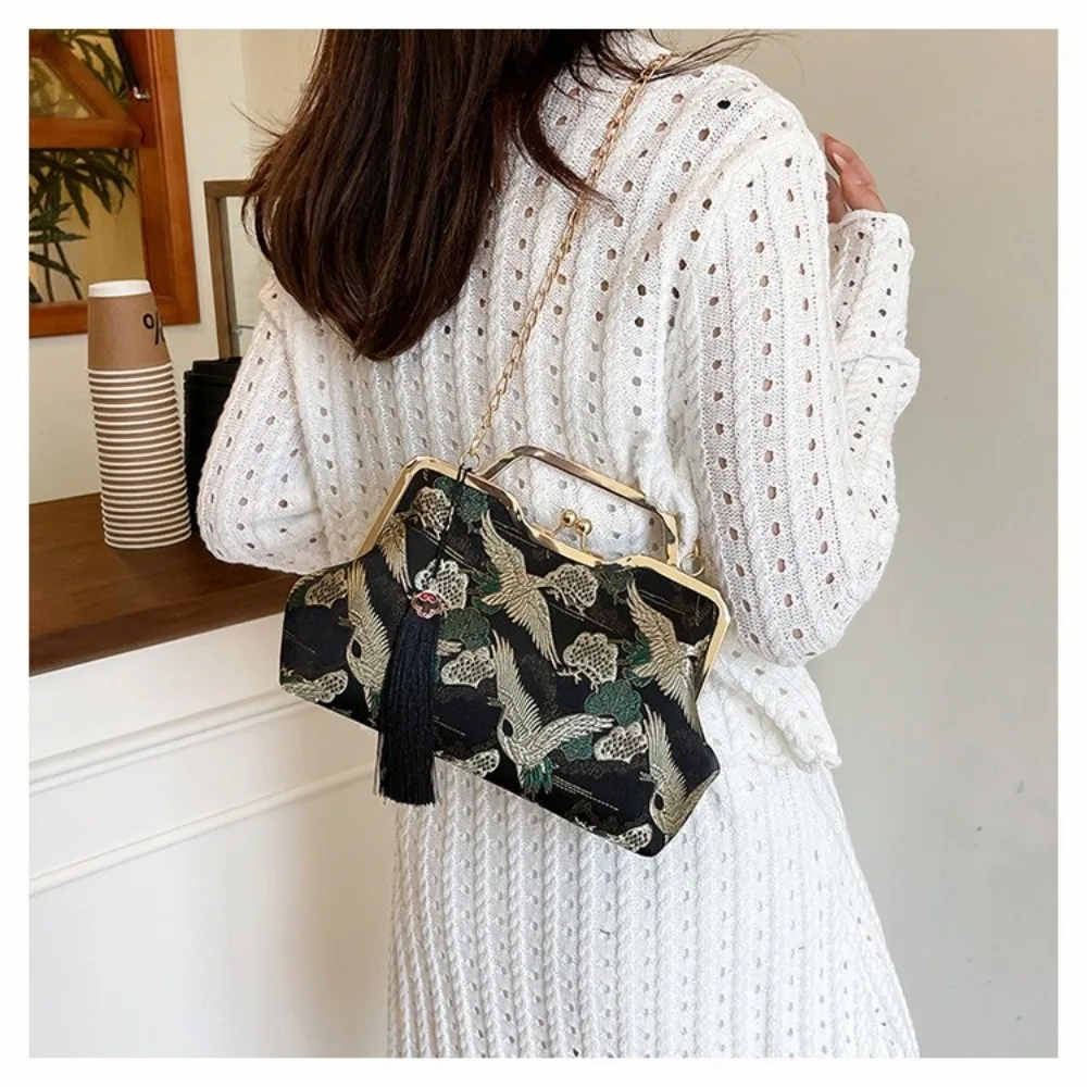 Elegant Vintage Lady Handbag Luxury Chinese Style Crossbody Bag Embroidery Tassels Design Shoulder Bag for Women