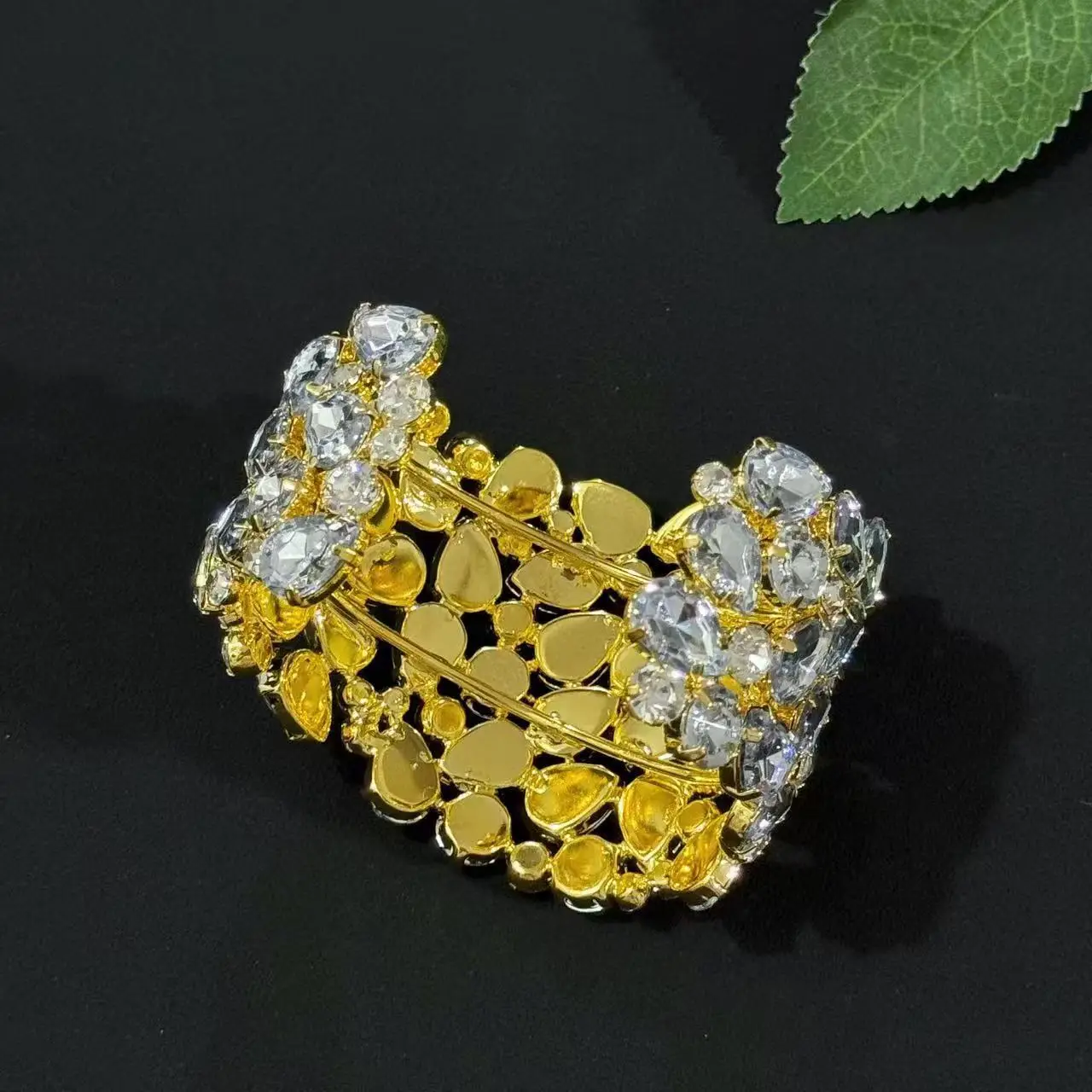 European and American Diamond Inlaid Water Droplet Circular Hollow Bracelet, Arm Ring, Light Luxury, High-End Feeling, Exaggerat