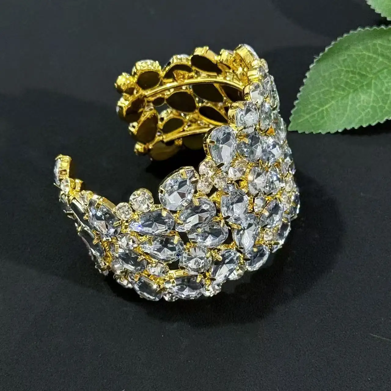 European and American Diamond Inlaid Water Droplet Circular Hollow Bracelet, Arm Ring, Light Luxury, High-End Feeling, Exaggerat