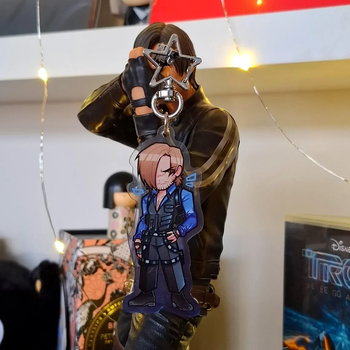 Resident Evil Keychains Leon & Ada Collectible Anime Game Character Keyring for Fans