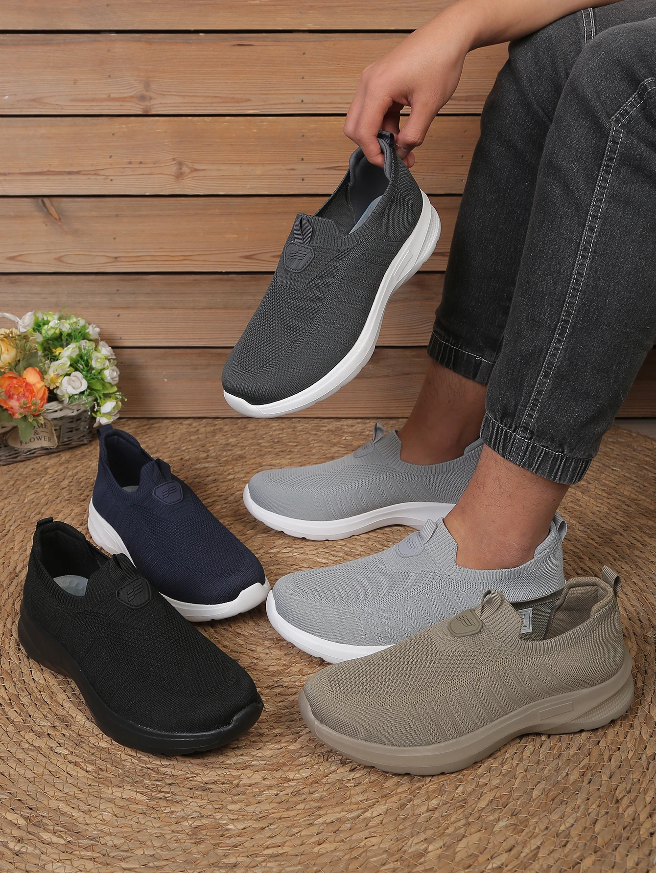 Men's Ultra-Light Casual Shoes Breathable Mesh Slip-On Walking Shoes Comfortable And Thin for Men Free Shipping