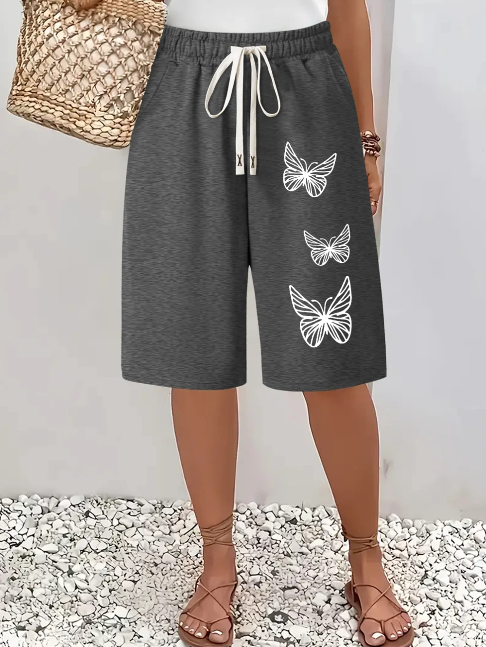 Butterfly Printed Casual Shorts Elegant Shorts for Women Double Pocket Design Loose Fit Knee Length Suitable for Daily