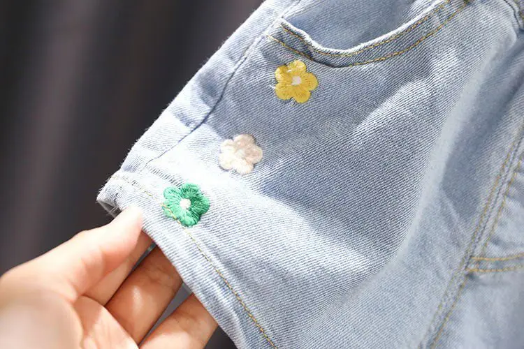 2026 New Summer Girls Denim Shorts Korean Style Trendy Casual Hot Pants For Toddler Baby Girls Fashion Streetwear